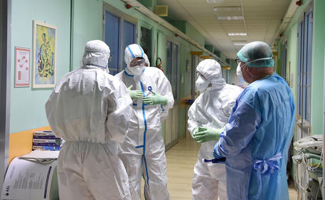 Coronavirus, Altri 56 morti in Italia, 393 i nuovi contagiati