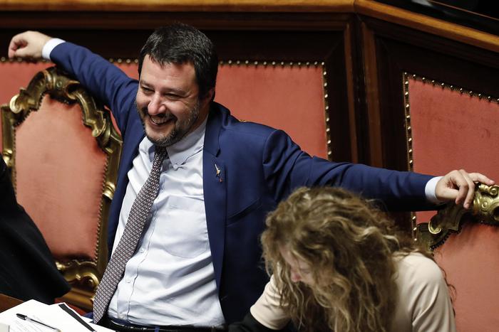 Coronavirus Terracina, Covid Terracina, possibile cluster a comizio elettorale di Salvini: 200 tamponi