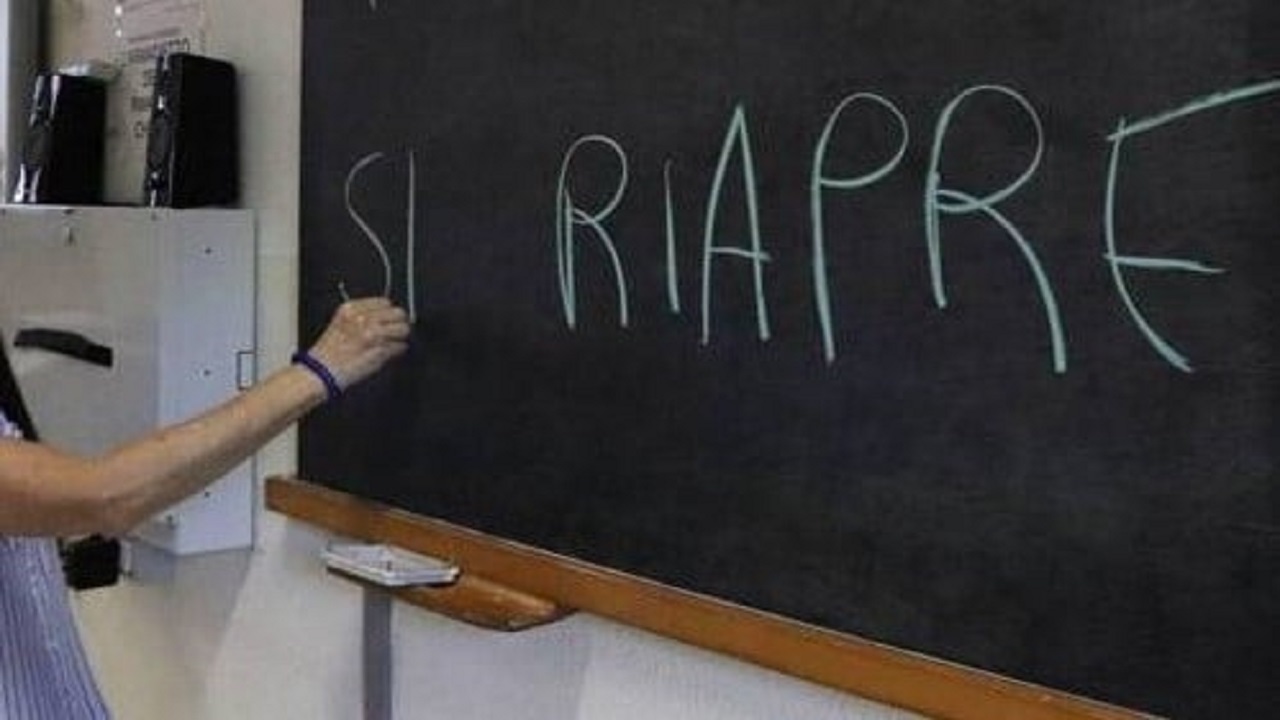 Costarelli (Presidi Lazio): “Ritorno in classe per molte scuole problematico”