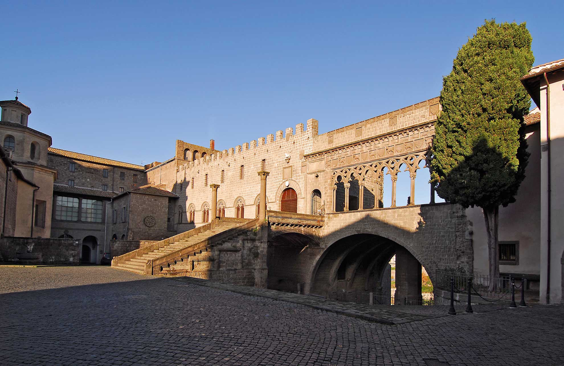 Viterbo, Palazzo dei Papi, un’icona ignorata dalla paleo-politica viterbicola