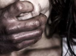 stupro violenza donna aggressione-2