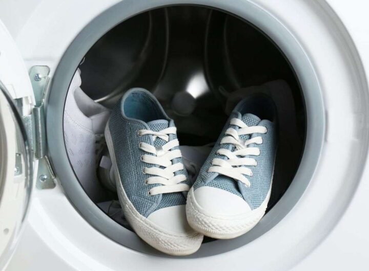 Trucco geniale per lavare le scarpe in lavatrice.