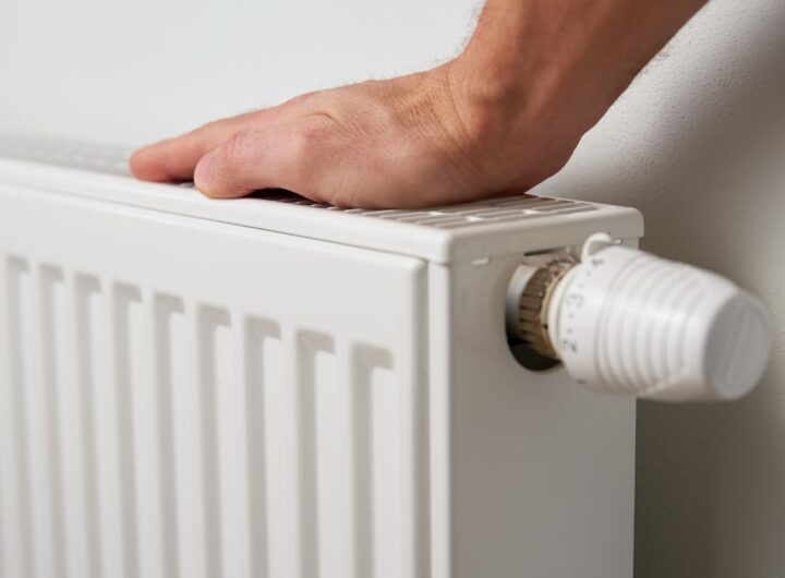 Bolletta del gas alle stelle? Ecco il trucco ai termosifoni che ti fa risparmiare centinaia di euro