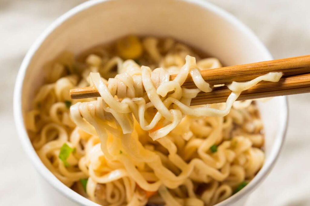 cosa succede se mangi spesso noodles e ramen
